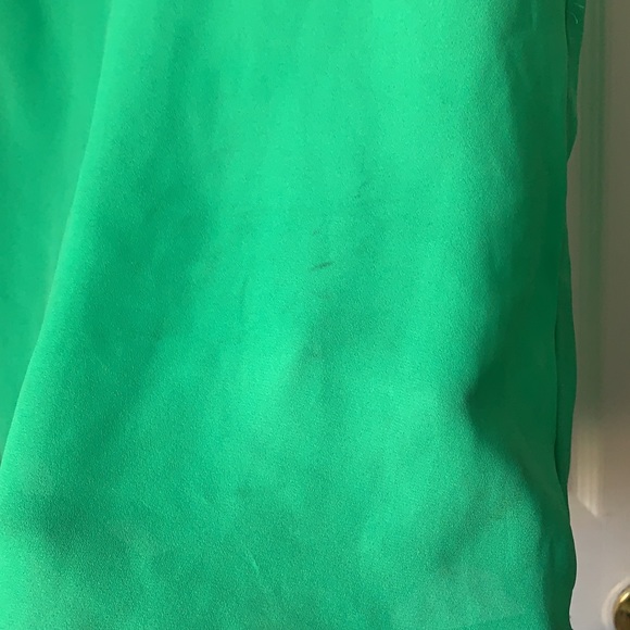 Bright green capped sleeve blouse - Picture 3 of 3